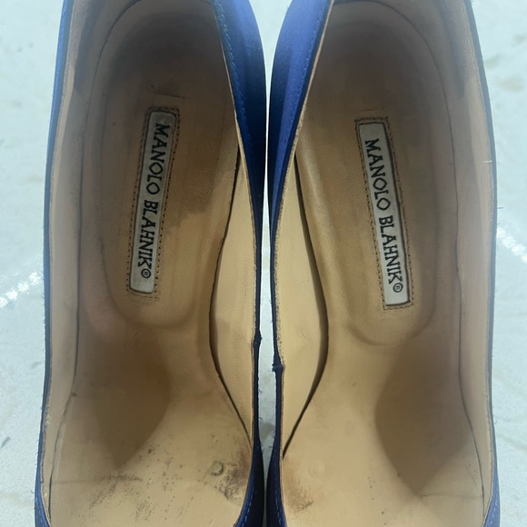 Manolo Blahnik Blue Heels with gunmetal Embellishment size 8, wedding shoes! - Picture 8 of 8